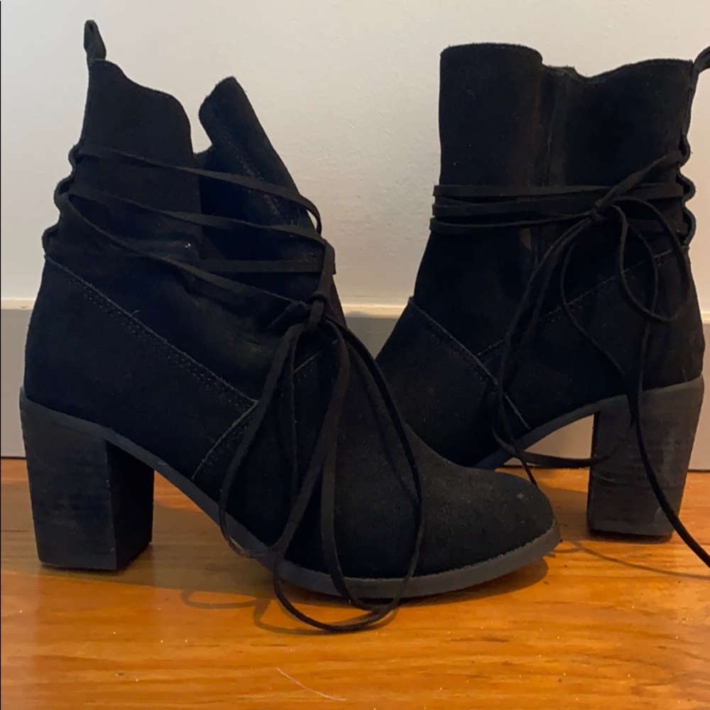 TOMS Loose Ankle Tie Booties